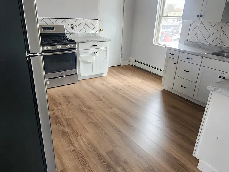 26 Pequot St #2 — Photo 5