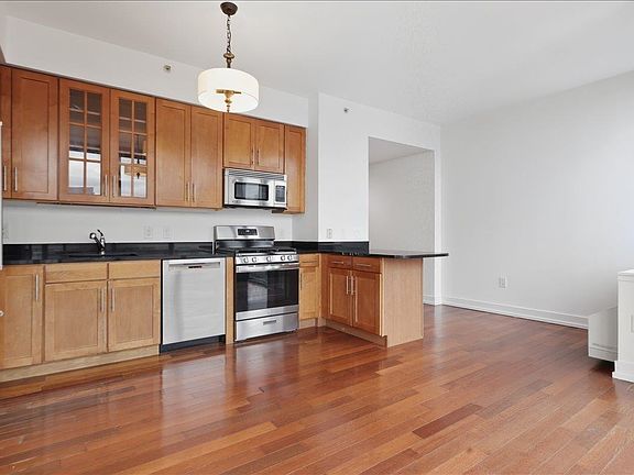 2nd image of 389 Washington St APT 34E