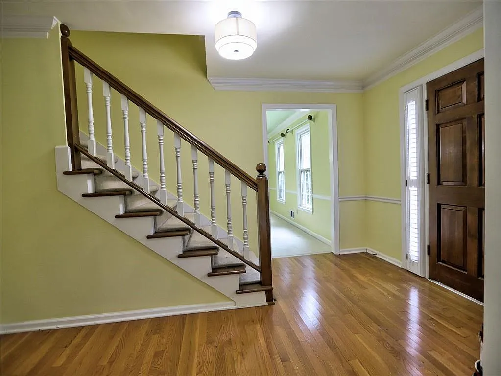 4 bed, 2.5 bath, 2890 sqft, $2,900 — Photo 4