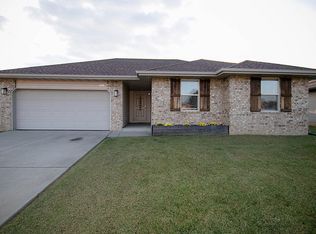 1133 N Nolting Ave, Springfield, MO 65803