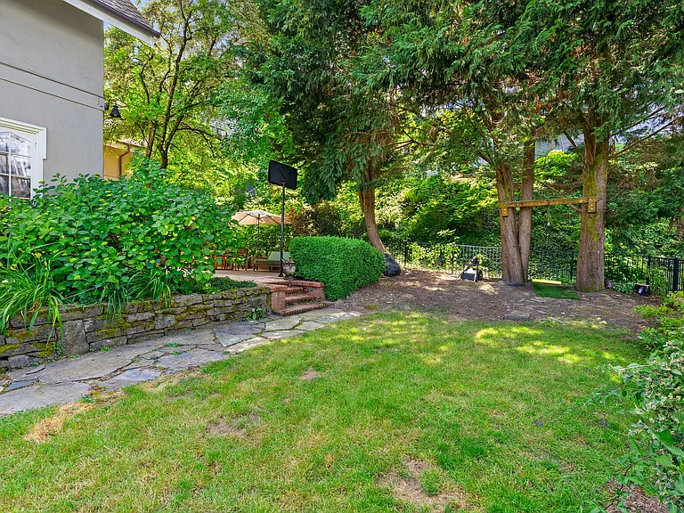 2830 NW Westover Rd — Photo 24