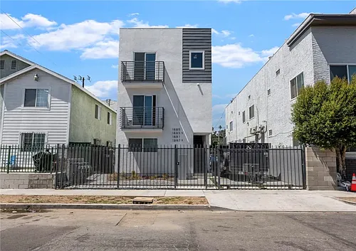 1885 W 20th St #1/2 Photo 1