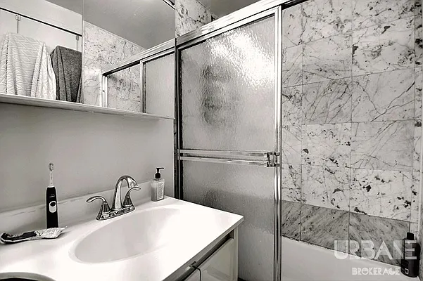 Rented by Urbane Brokerage | media 13