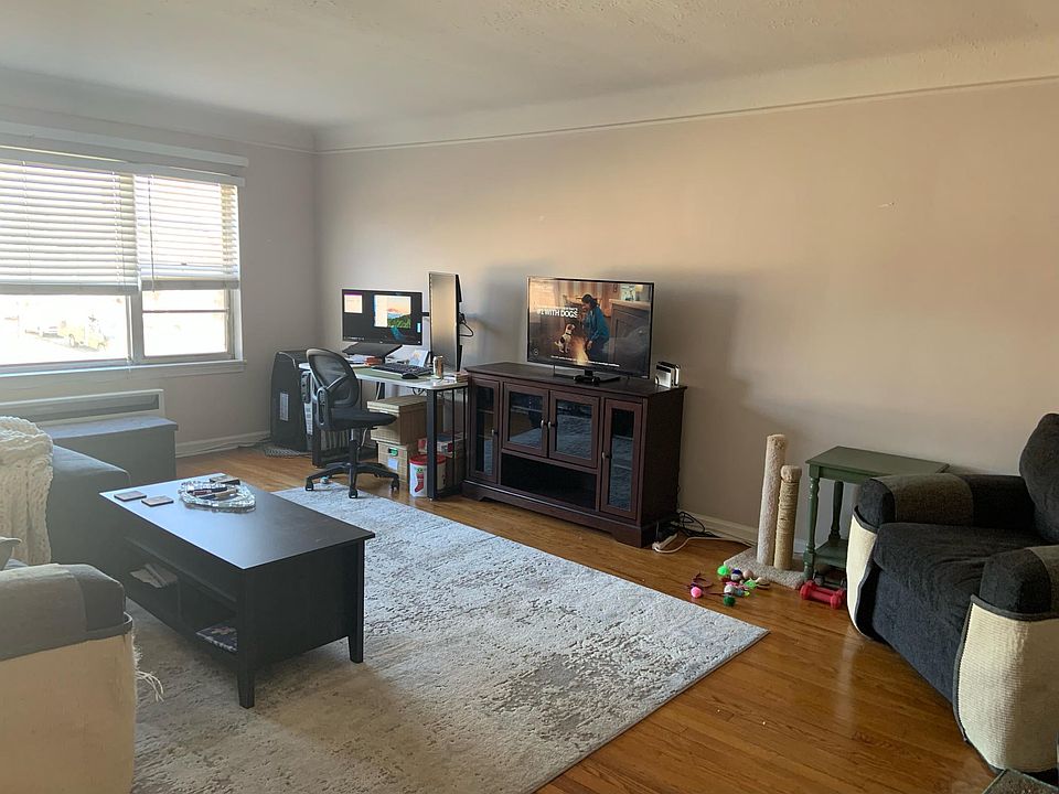 1st image of 15127 Lake Ave #202