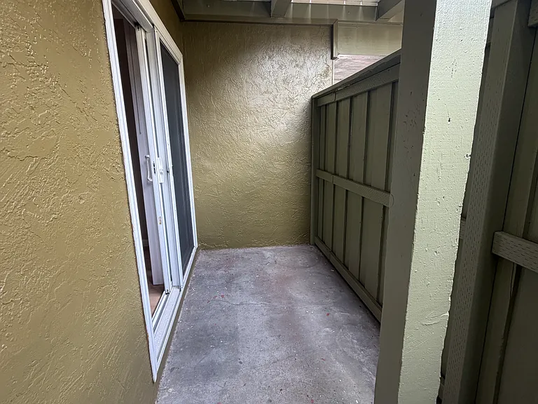 2124 90th Ave #10 — Photo 8