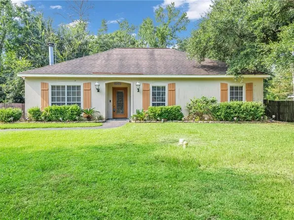 27042 Heltemes Ln, Lacombe, LA 70445