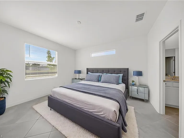 20559 Hazelnut Ct S — Photo 15