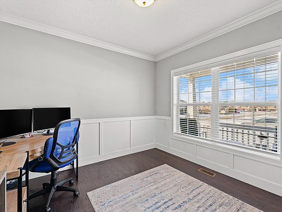 4th image of 701 Country Ridge Dr