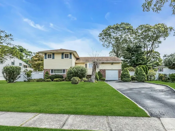 58 Sherbrooke Drive, Smithtown, NY 11787