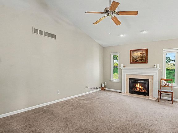4th image of 637 Bristol Dr