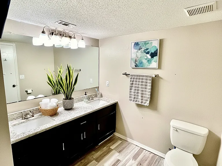 1771 Guildford Ct — Photo 12