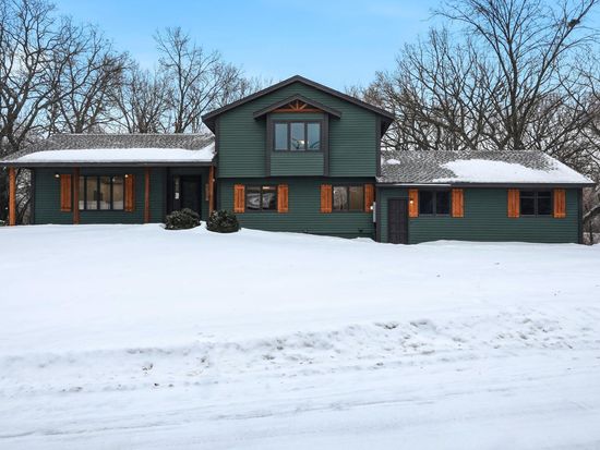 12011 Golden Acre Dr, Minnetonka, MN 55305