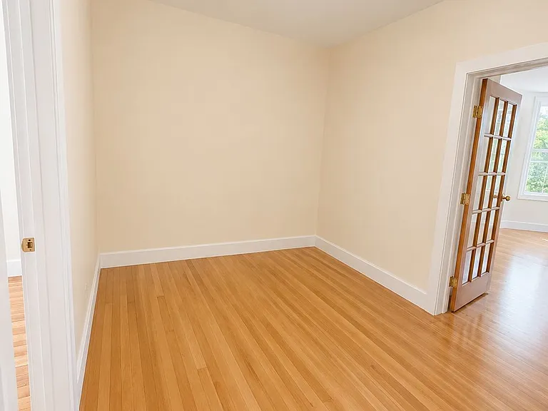 6137 Gates Ave #2F — Photo 5