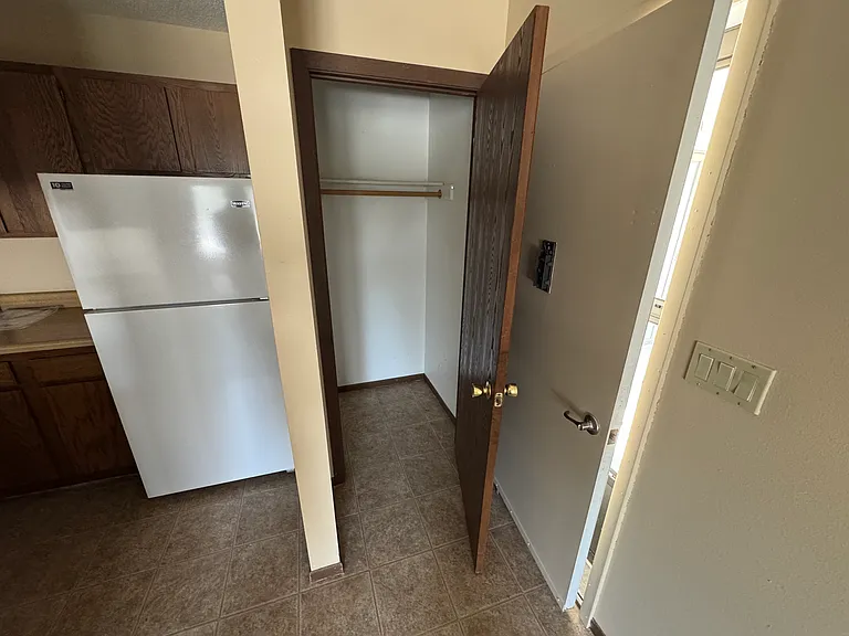 1401 Woodland Dr #2 — Photo 6