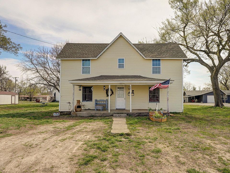 106 S Gilmore Ave-25
