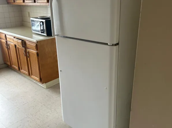 74 Perrin Ave, Pawtucket, RI 02861