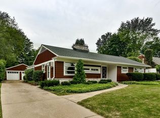 2417 Barrington Pl, Rockford, IL 61107