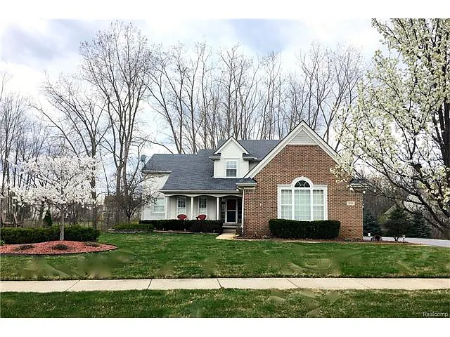 938 Weeping Willow Dr photo 1