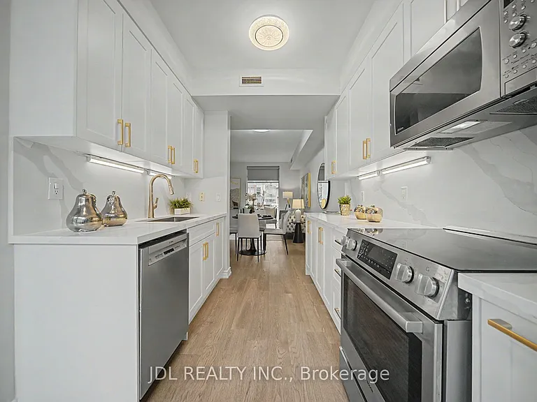 31 Brunel Ct #Townhouse 8 — Photo 8
