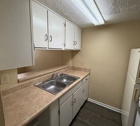 2nd image of 1430 S Lee St #C