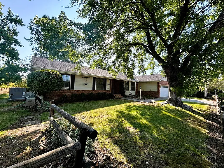12334 Craig Ave — Photo 2