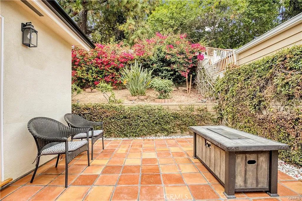 2 bed, 800 sqft, $3,495 — Photo 4