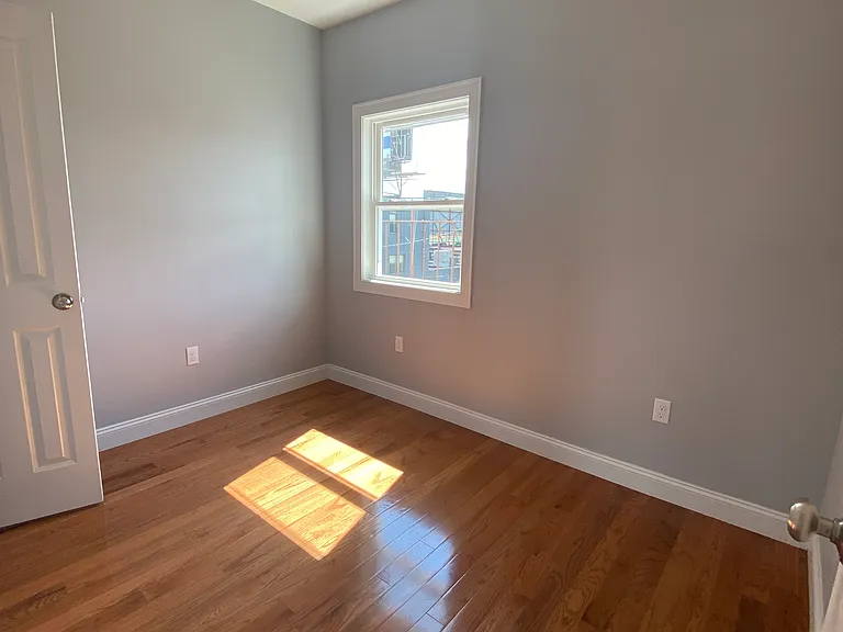 137A Paris St #3 — Photo 6