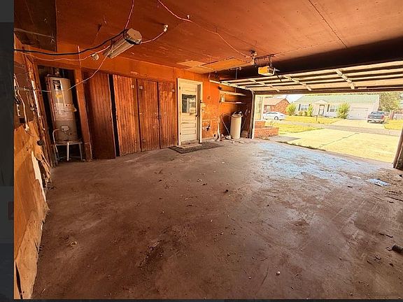 2nd image of 116 Sunset St