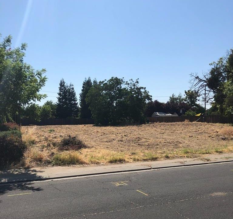 2nd image of 106 Fairoaks Dr