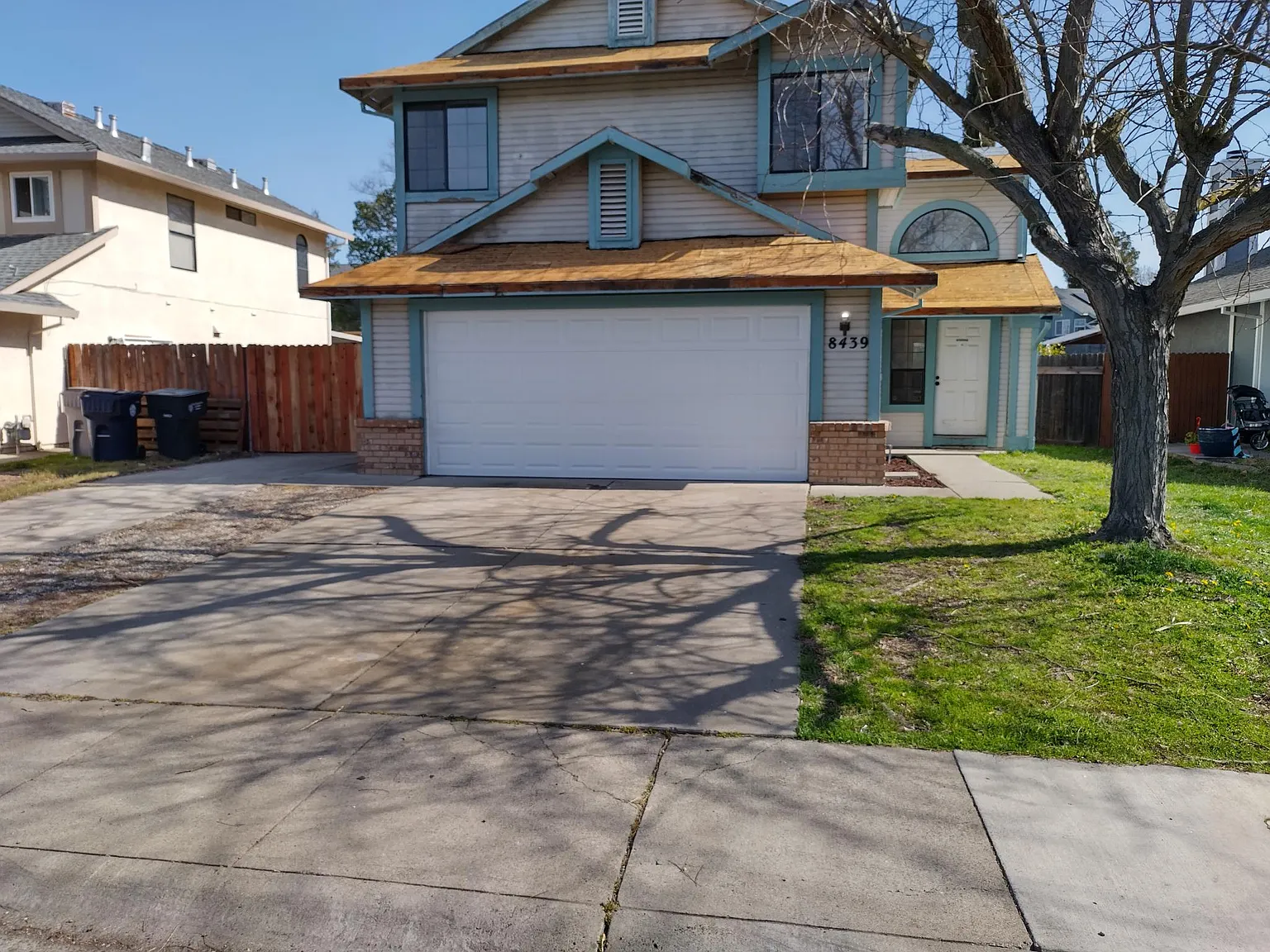 8439 Carlin Ave photo 1