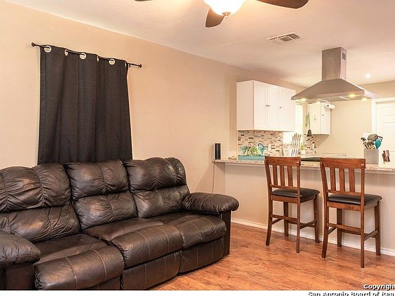 3rd image of 337 Baker Ave