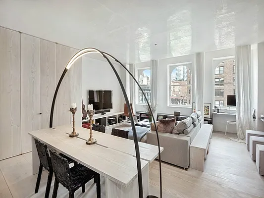 Sold by Sotheby's International Realty | media 25