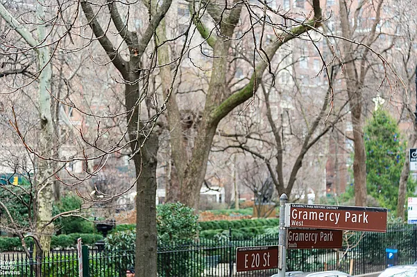 Rented by Brown Harris Stevens | media 12