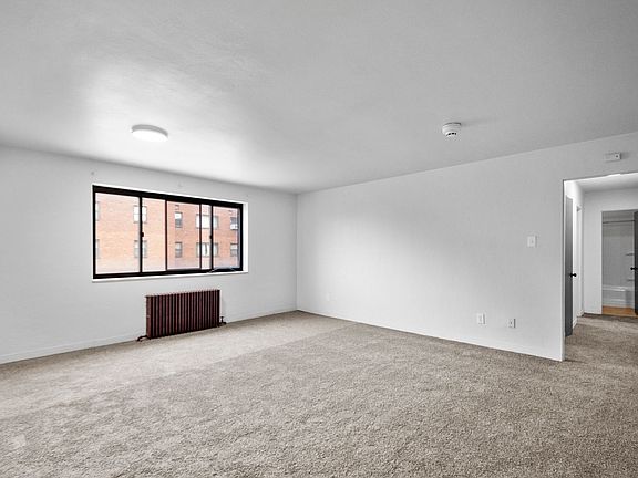 4th image of 2117 Brownsville Rd APT B23