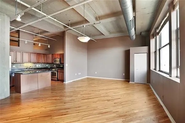 2107 Grand Blvd #604 — Photo 6