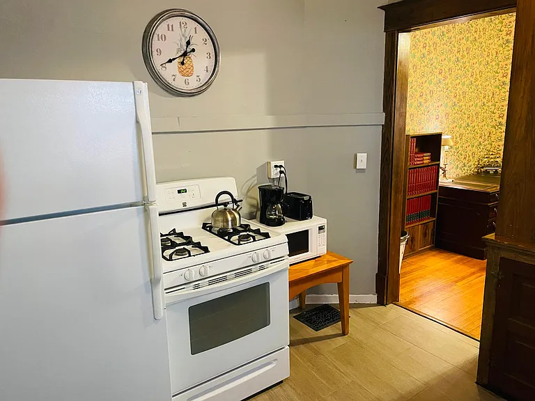 647 Fountain St NE #1 — Photo 9