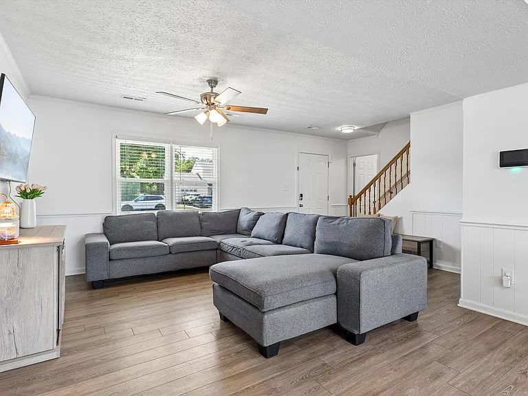 160 Fairmont Dr — Photo 10