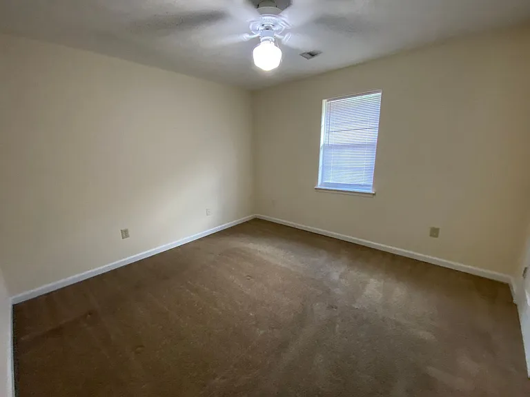 105 Hunters Run Rd — Photo 8