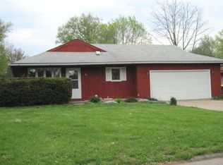 811 Grand Park Dr, Fairfield, IA 52556