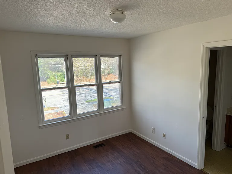8119 Perry Creek Rd — Photo 7