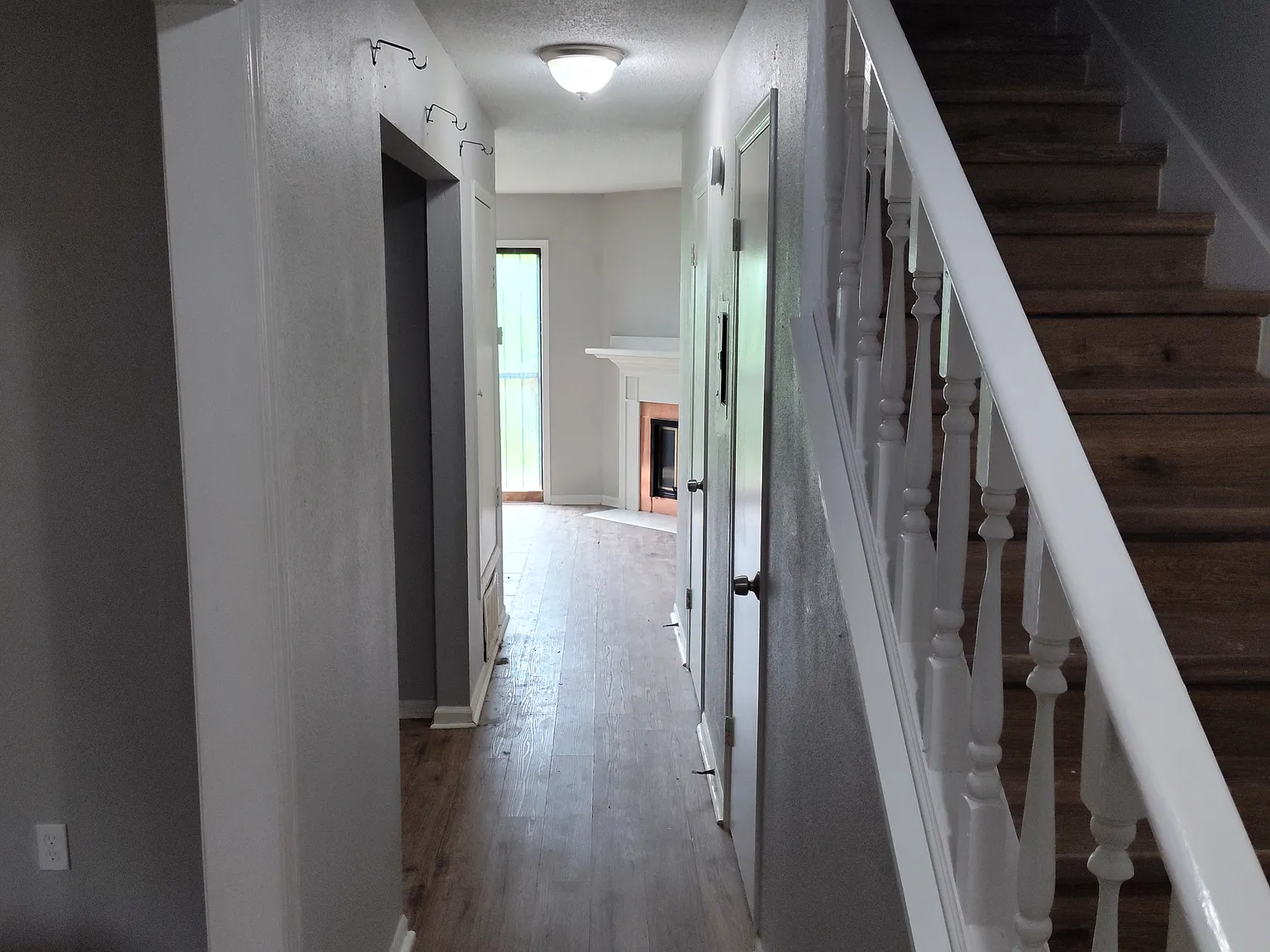 2 bed, 1.5 bath, 1284 sqft, $1,195 — Photo 4