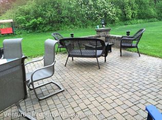 2895 Dartmouth Ln, Dundee, IL 60118