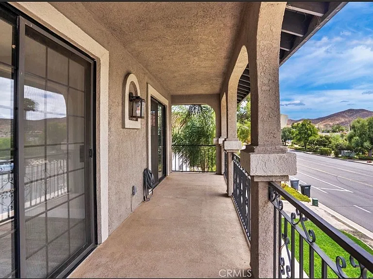 24050 Canyon Lake Dr N — Photo 33
