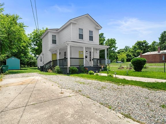 4th image of 420 Mistletoe St