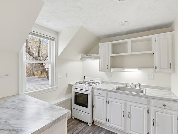 2nd image of 294 Great Rd