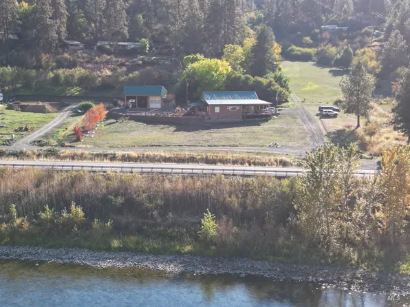 18631 Walnut Ln, Lenore, ID 83541
