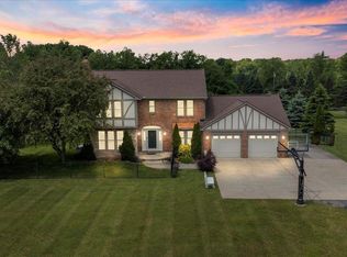 8597 Sashabaw Rd, Clarkston, MI 48348