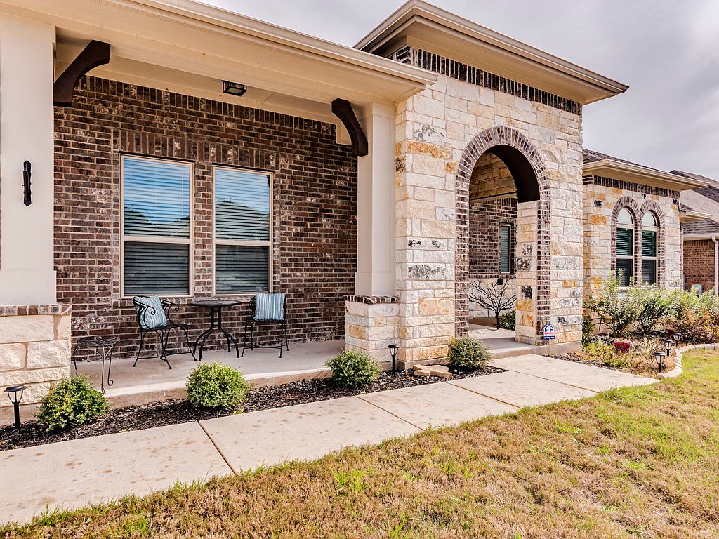 233 Arapaho Dr, Kyle, TX 78640 Zillow