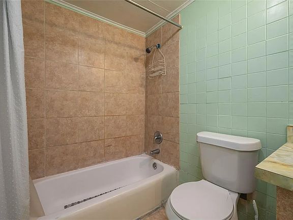 5th image of 715 Lincoln Ave #B