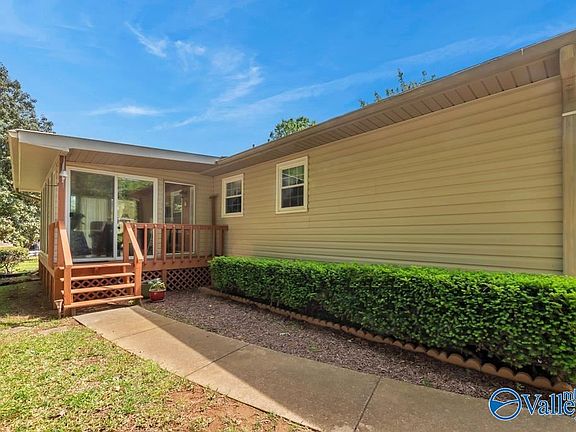 5th image of 1202 Birchwood Dr